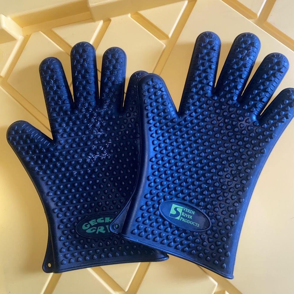 Silicone Heat-Resistant BBQ Gloves - Blue